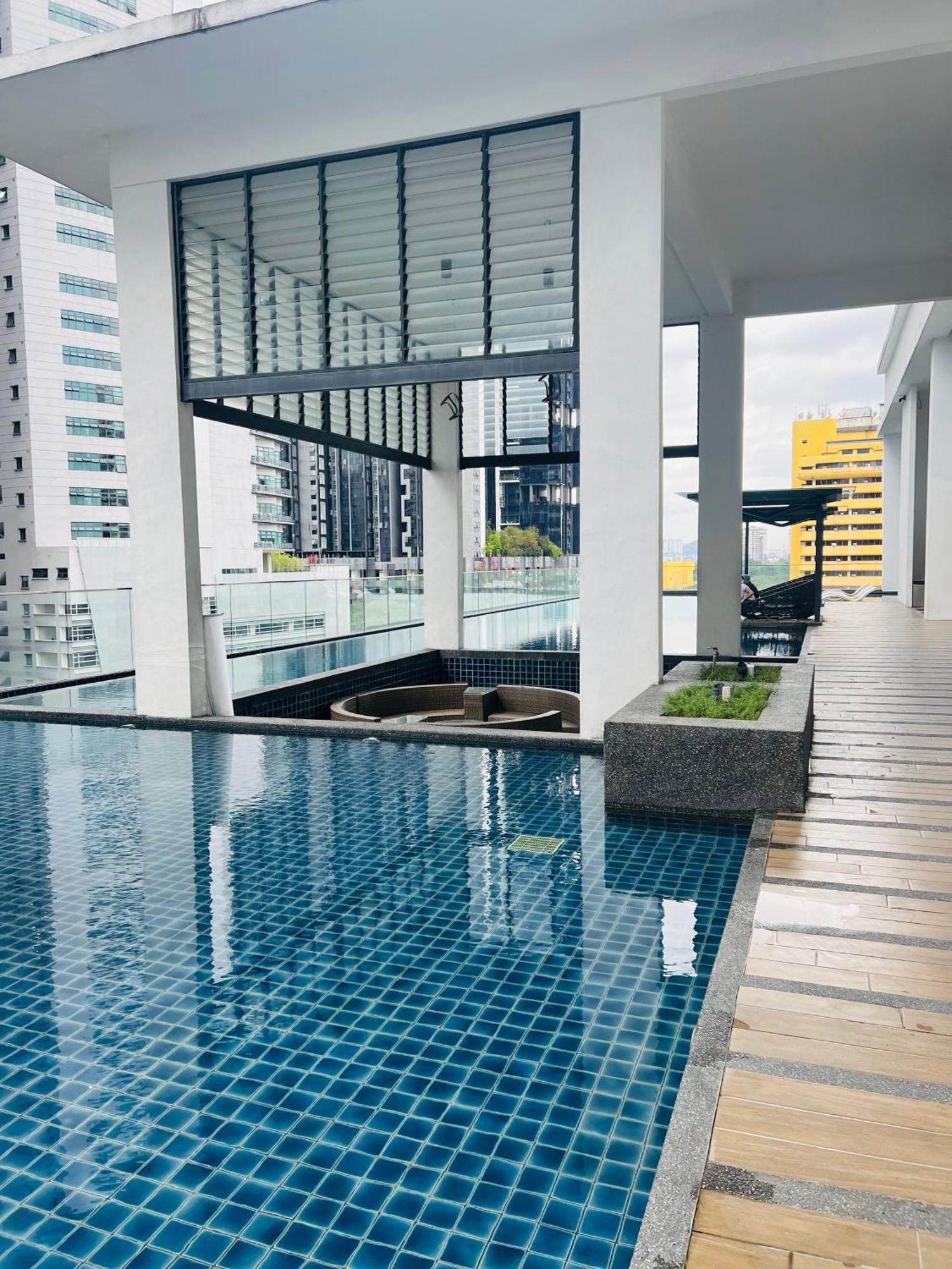 Reizz Residence By D'Amour Kuala Lumpur Exterior photo